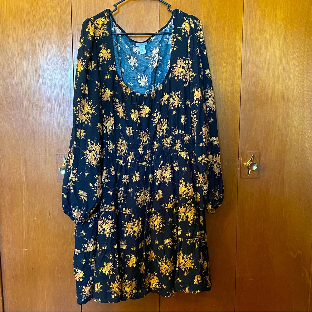 Rue 21 Plus Size 3 XL Black Floral Mini Dress